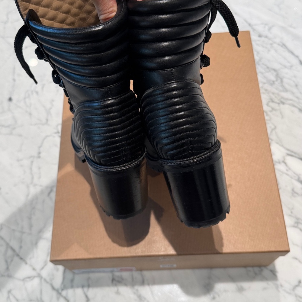 Christian Louboutin Mad Boot
in Shiny Black size 38 - Picture 8 of 16